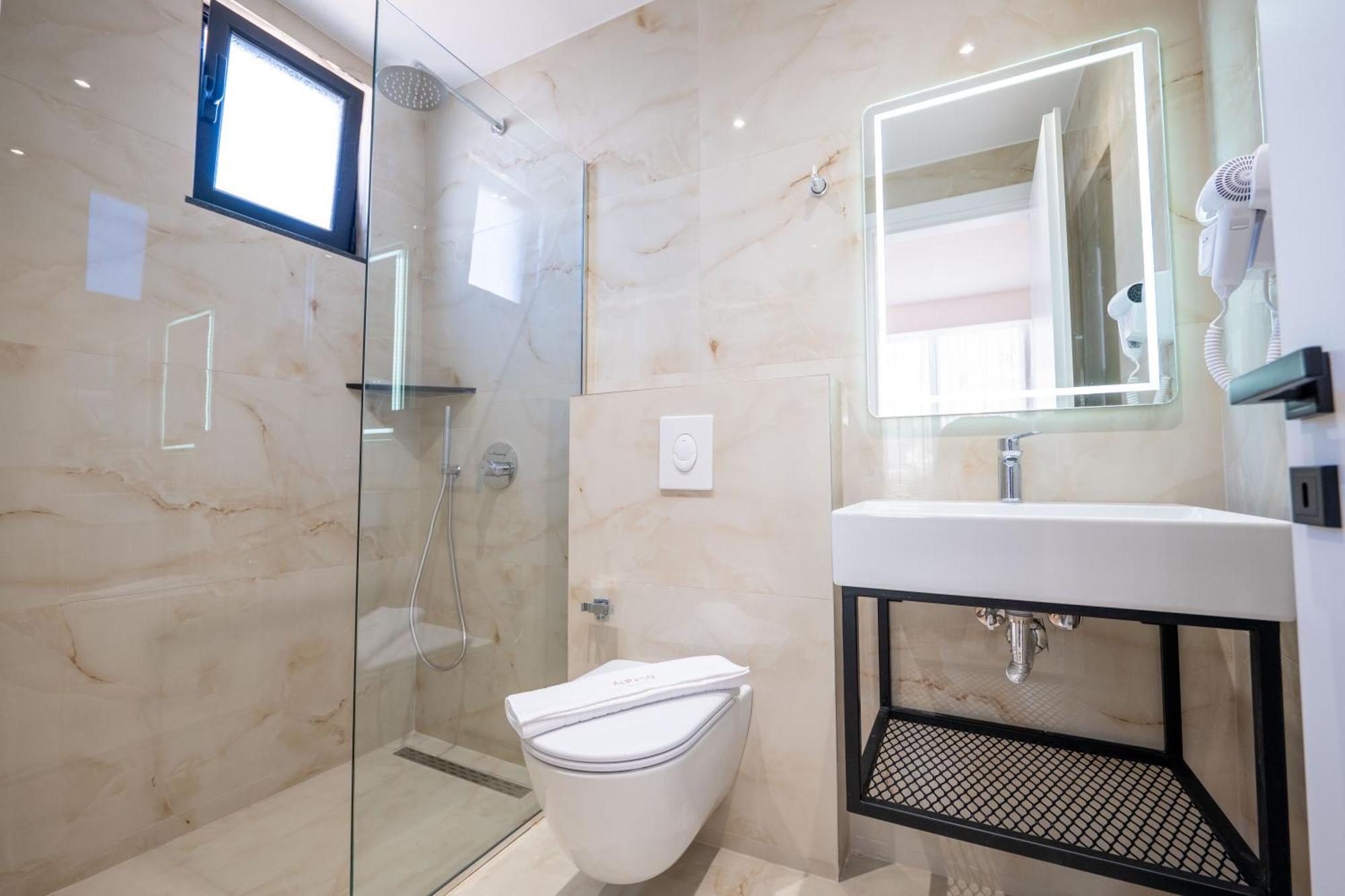 Alpaso Hotel 3*