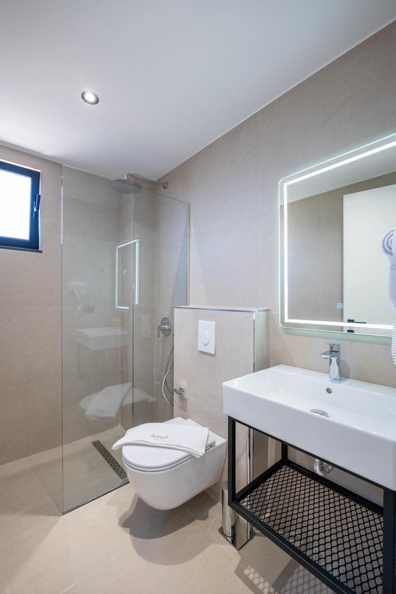 Hotel Alpaso Saranda